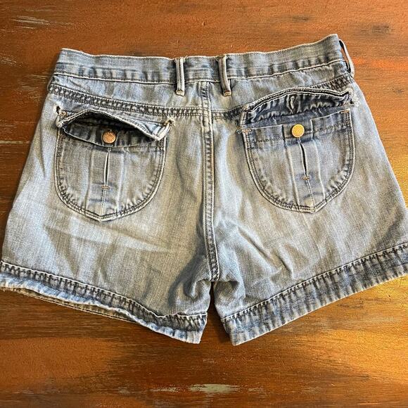OLD NAVY Women's Mid Rise Denim Distressed Shorts Size 8 - Picture 5 of 12